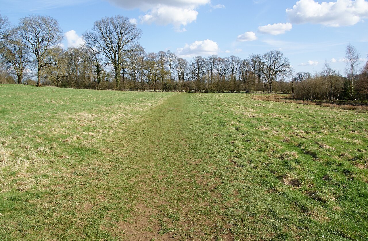 The Wardens' Way in Lower Slaughter