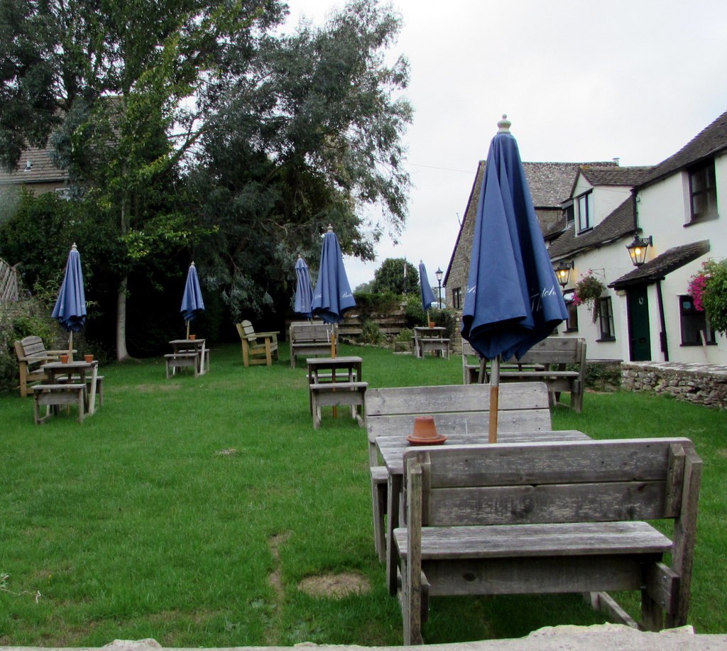The Butchers Arms in Oakridge Lynch