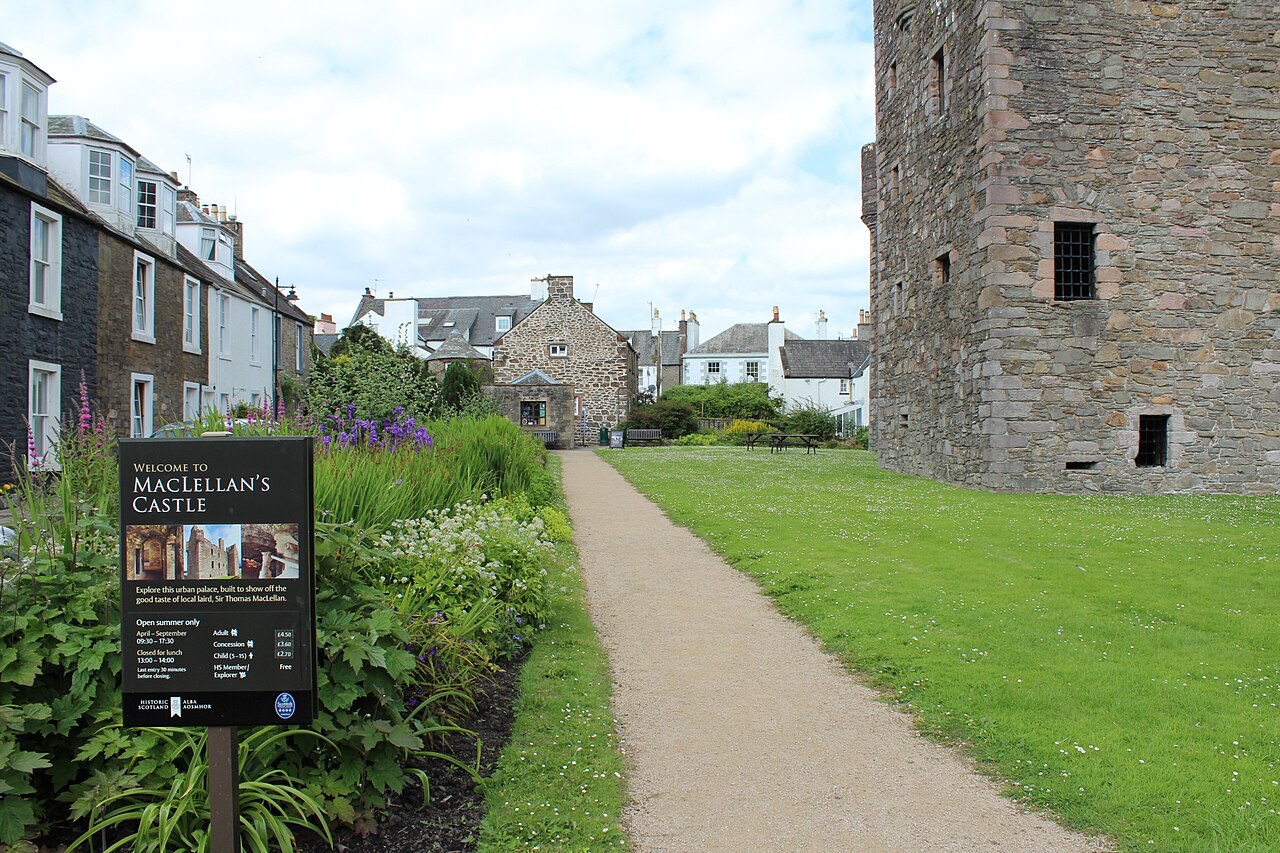 MacLellan's Castle